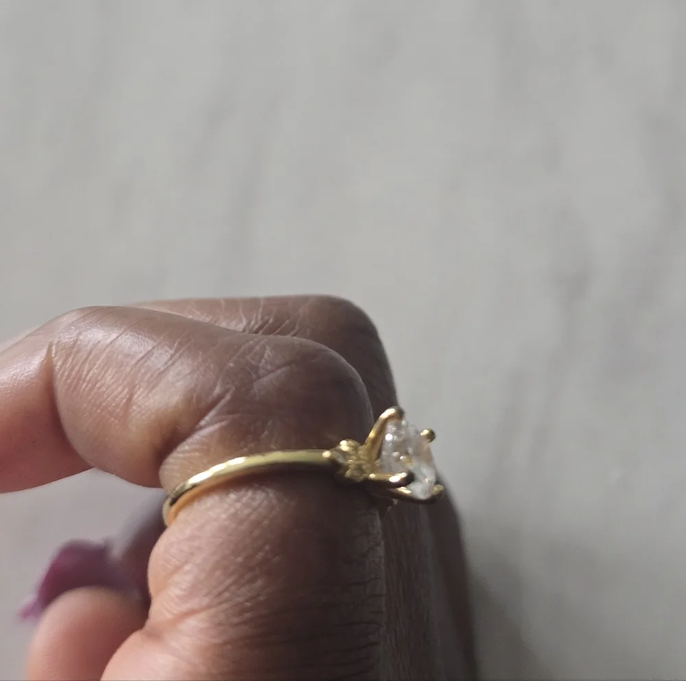 Macy's Women Engagement Ring Size 6 Gold Plated has a small blemish - Picture 3 of 9